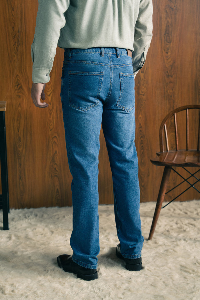 STRAIGHT FIT JEANS