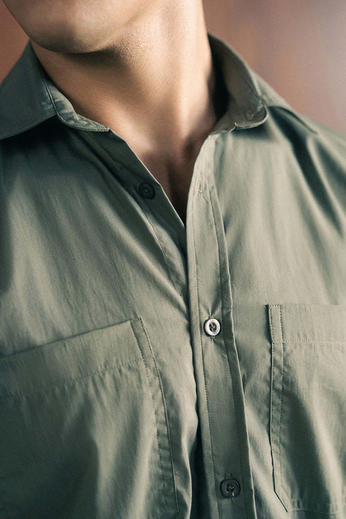 ATHLEISURE BUTTON-DOWN SHIRT