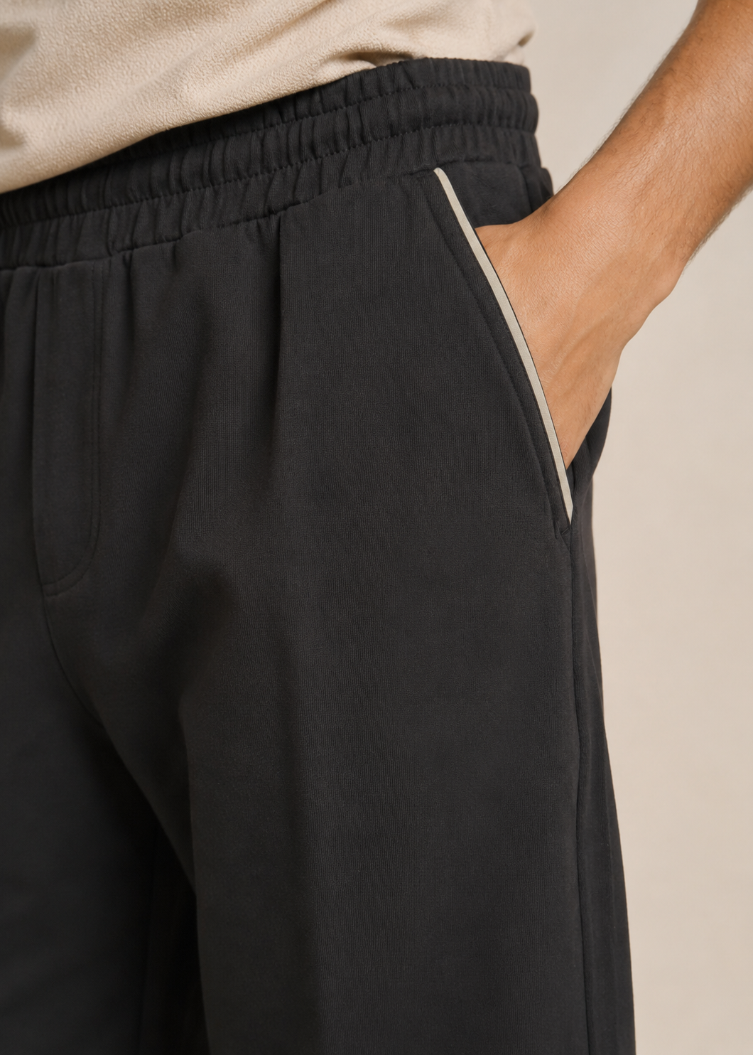 Interlock Cross-Pocket Shorts