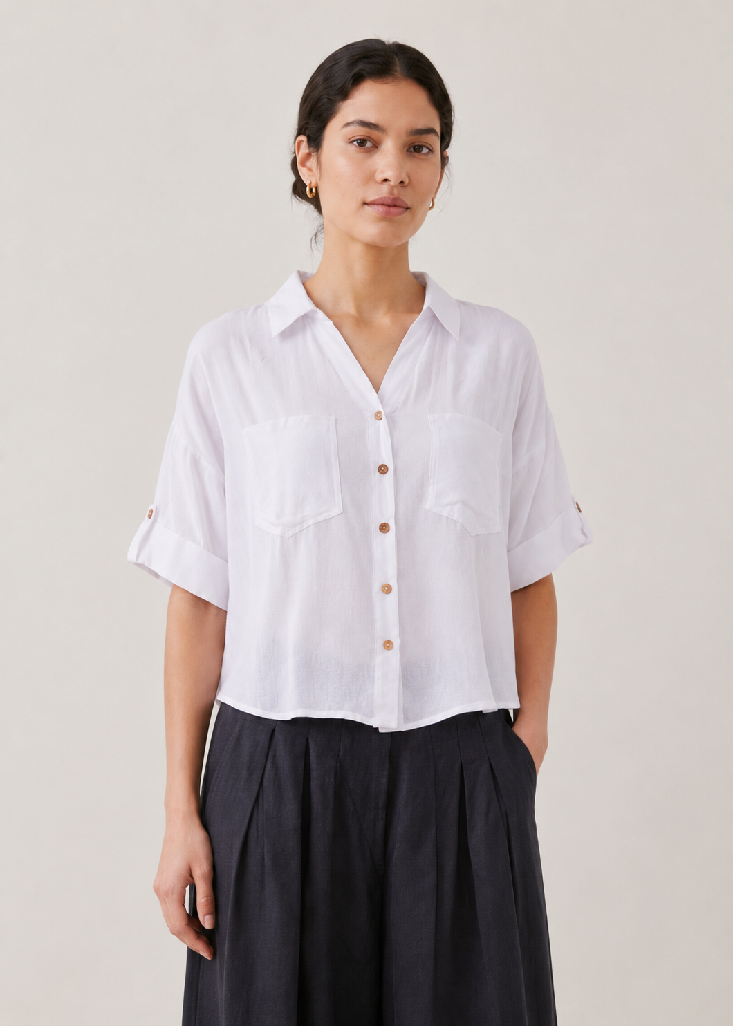 Short sleeve woven shirt