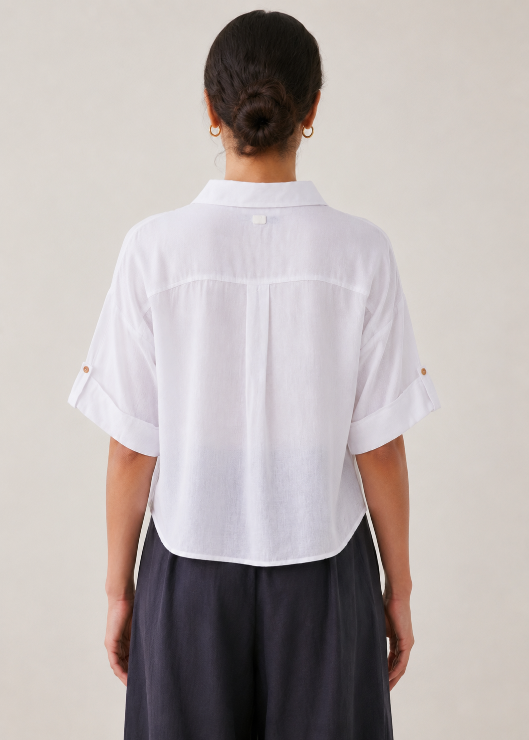 Short sleeve woven shirt