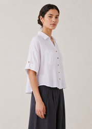 Short sleeve woven shirt