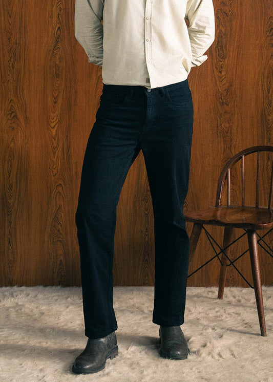STRAIGHT FIT JEANS