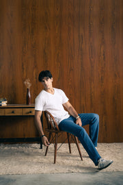 BASIC V-NECK TEE