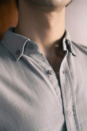 CLASSIC BUTTON-DOWN SHIRT