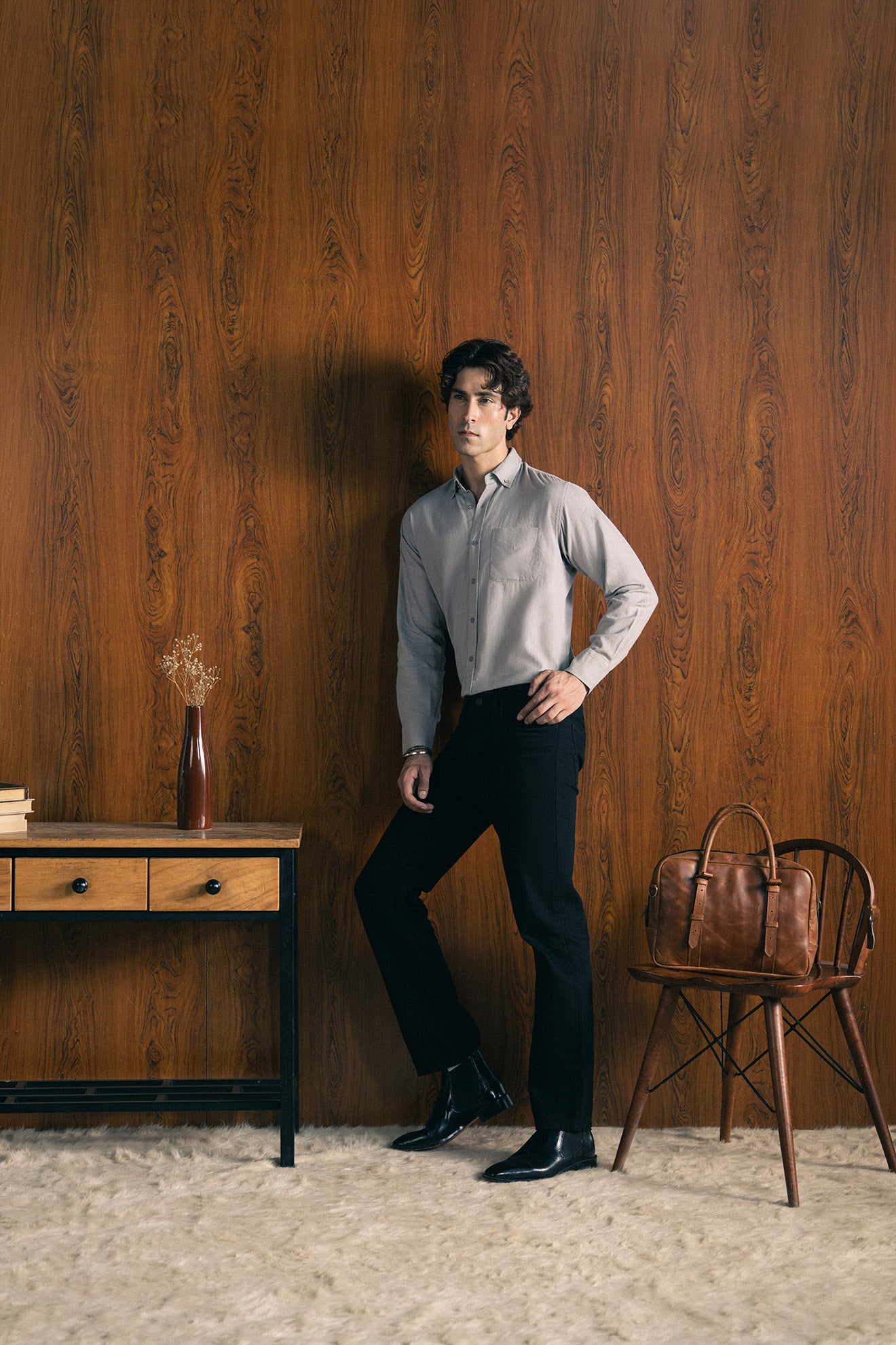 CLASSIC BUTTON-DOWN SHIRT