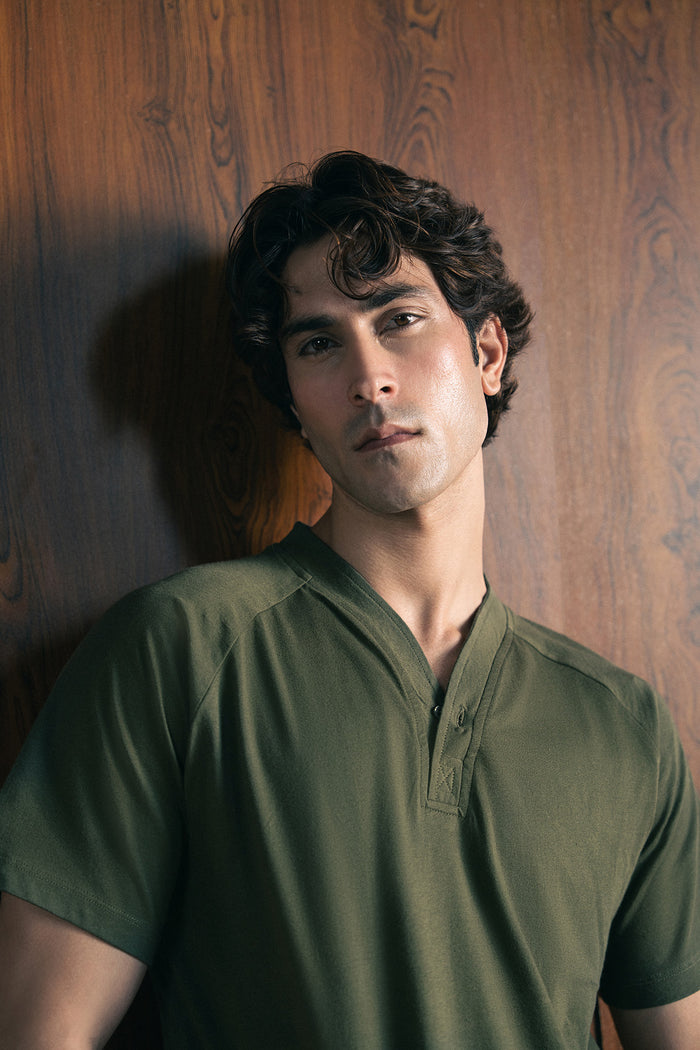 KNIT HENLEY TEE