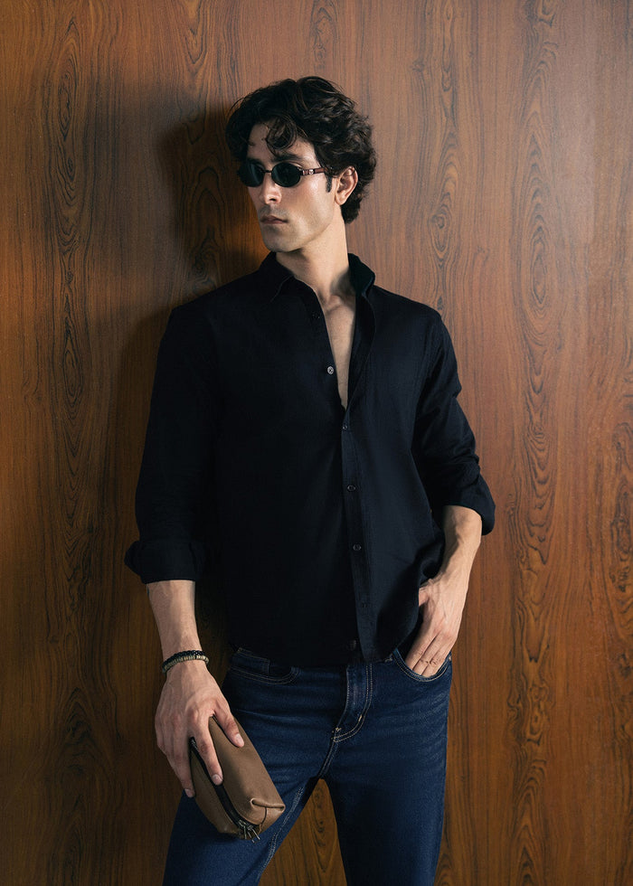 CLASSIC BUTTON-DOWN SHIRT