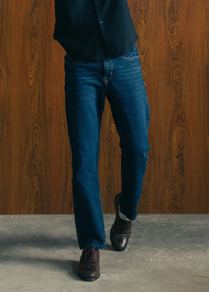 STRAIGHT FIT JEANS