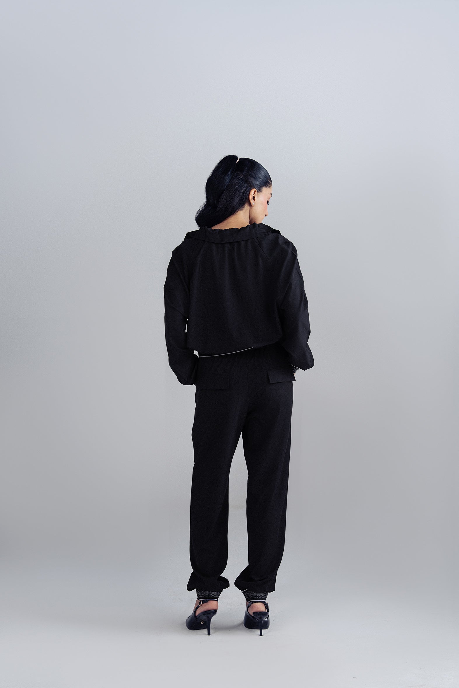 MINIMALIST TAILORED ZIPPER JACKET