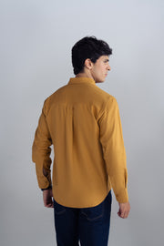 CLASSIC BUTTON-DOWN SHIRT