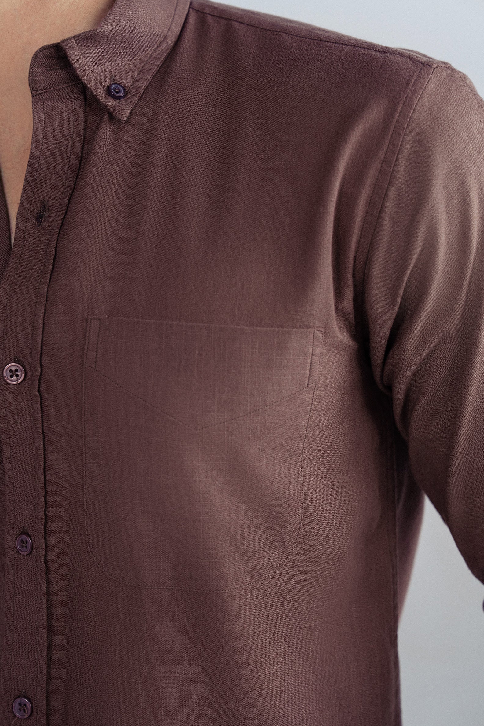 CLASSIC BUTTON-DOWN SHIRT