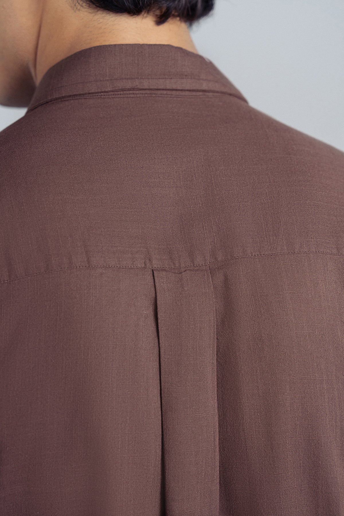CLASSIC BUTTON-DOWN SHIRT