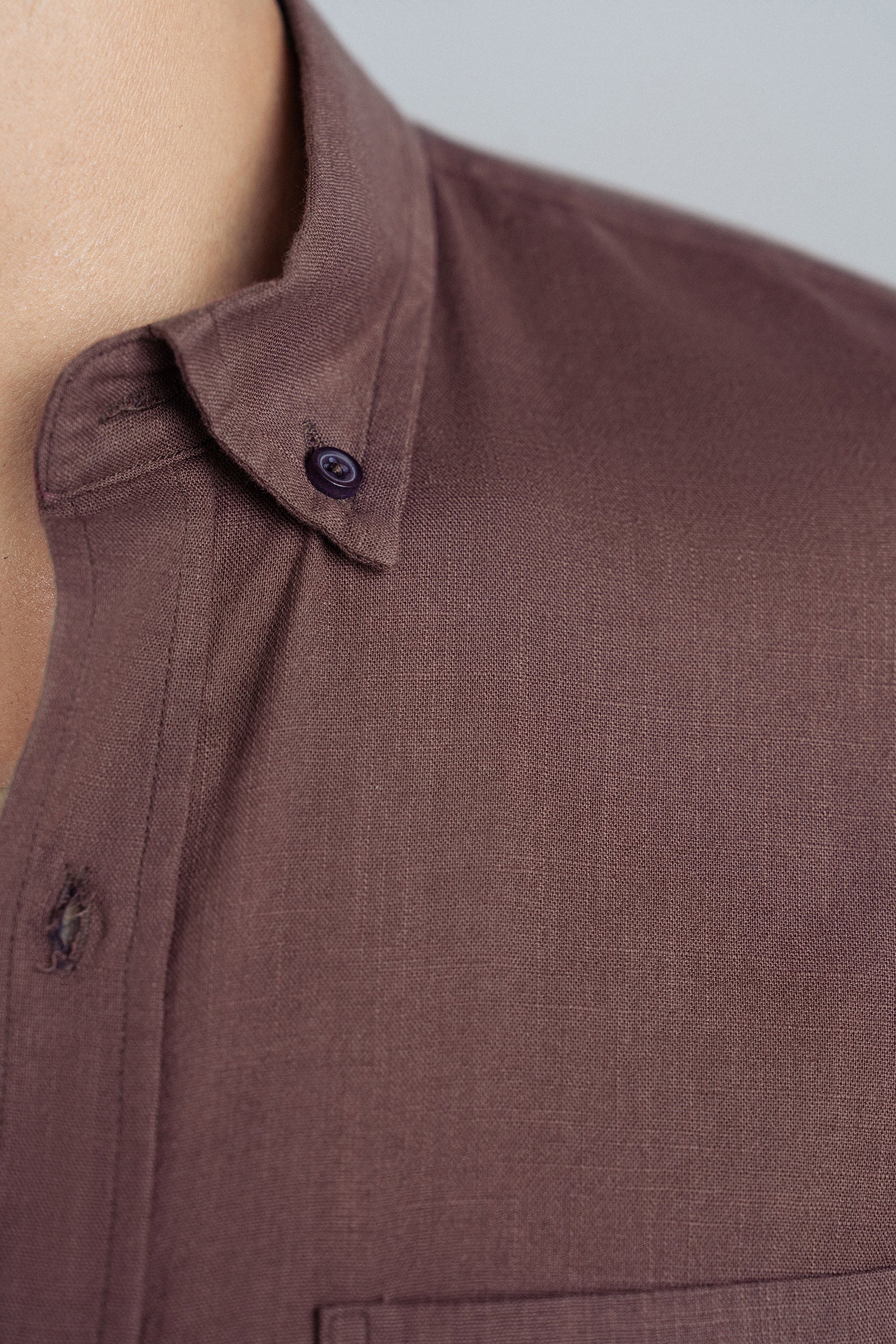 CLASSIC BUTTON-DOWN SHIRT