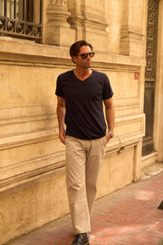 BASIC V-NECK TEE