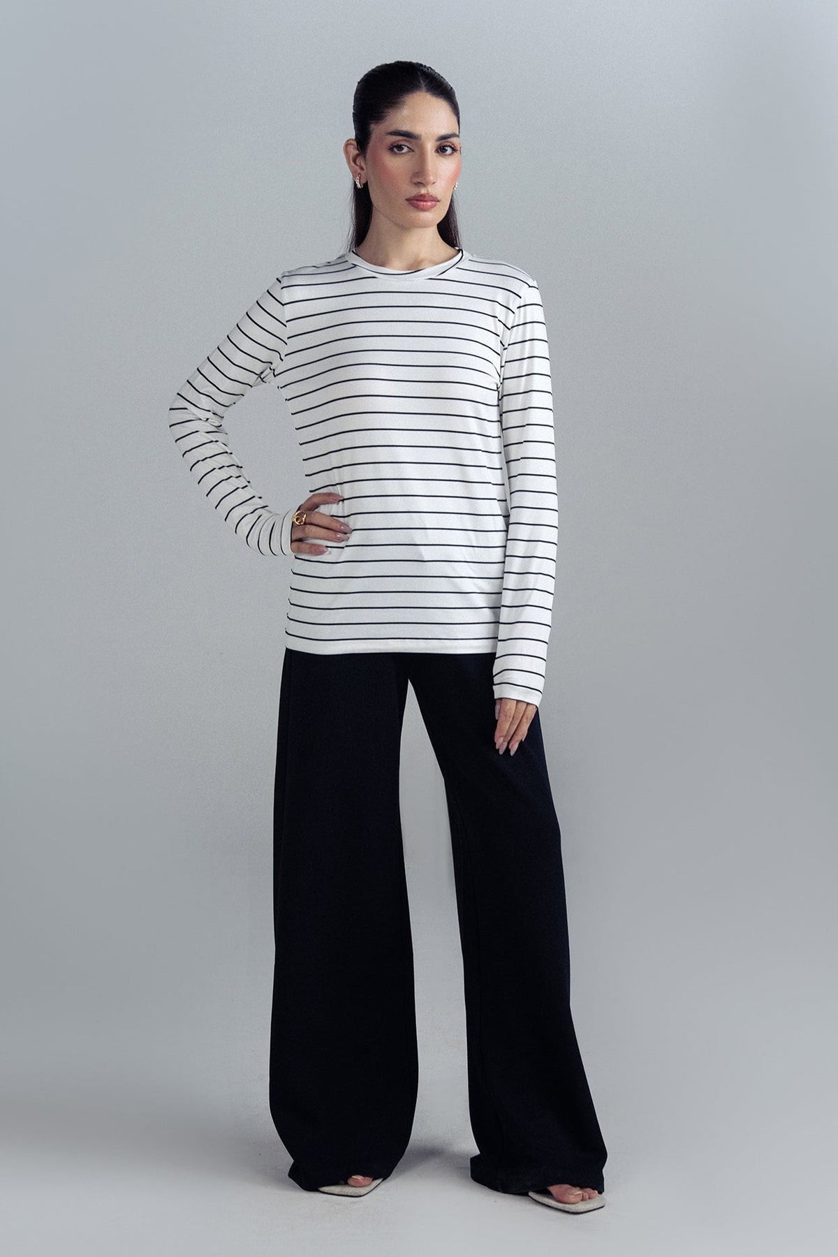 STRIPPED CREW NECK SHIRT