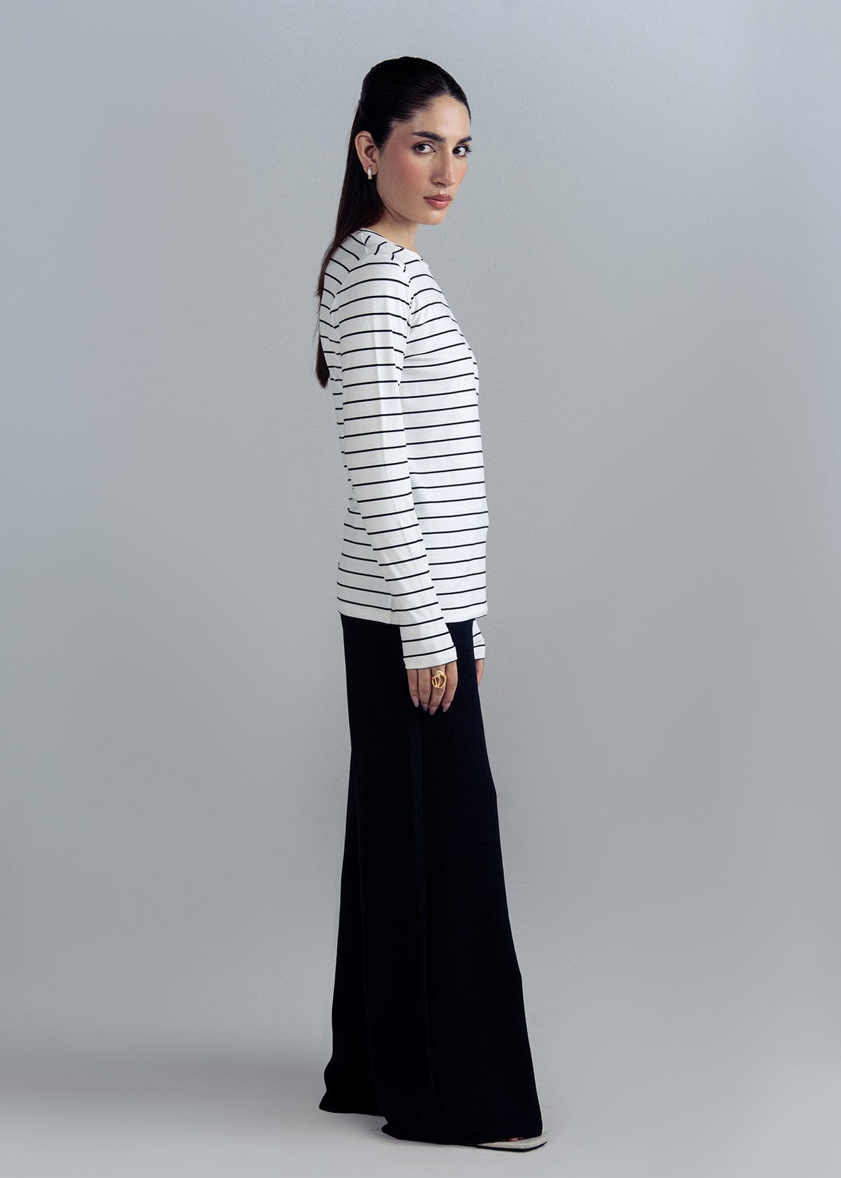STRIPPED CREW NECK SHIRT