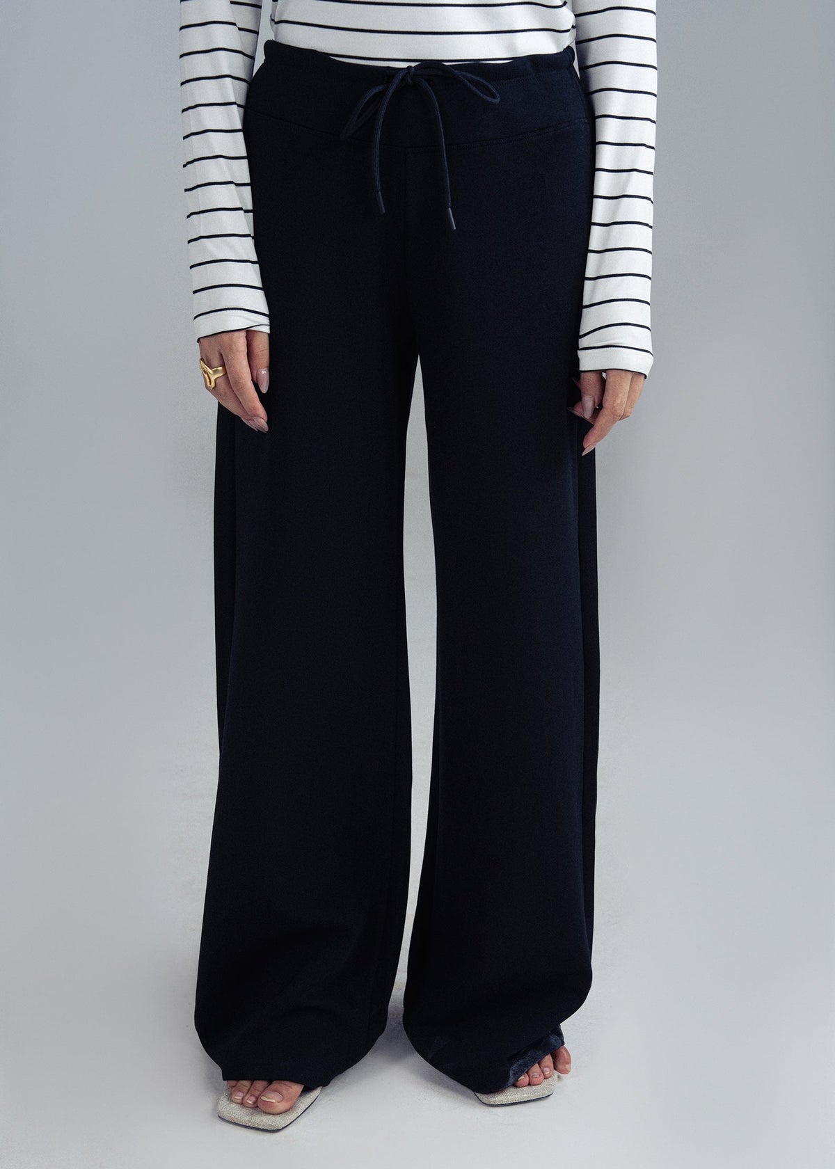 BASIC STRAIGHT KNIT TROUSER