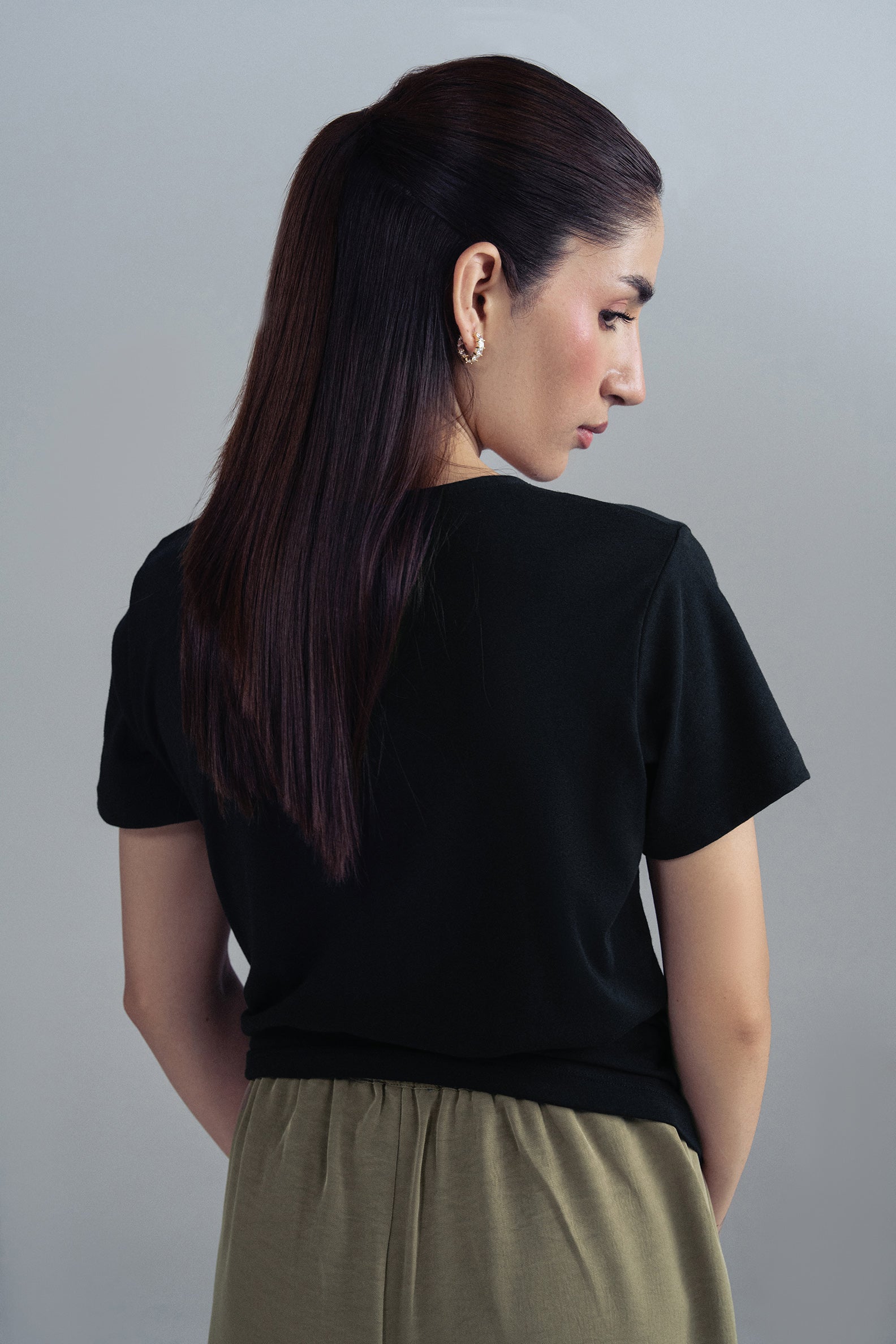 LACE V-NECK TEE