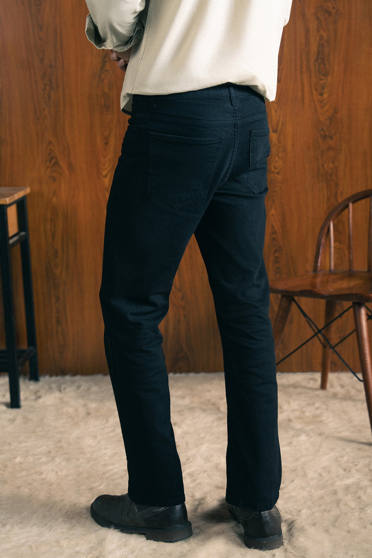 STRAIGHT FIT JEANS