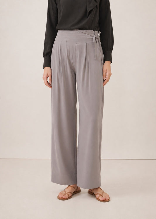 VISCOSE TWILL PLEATED TROUSER